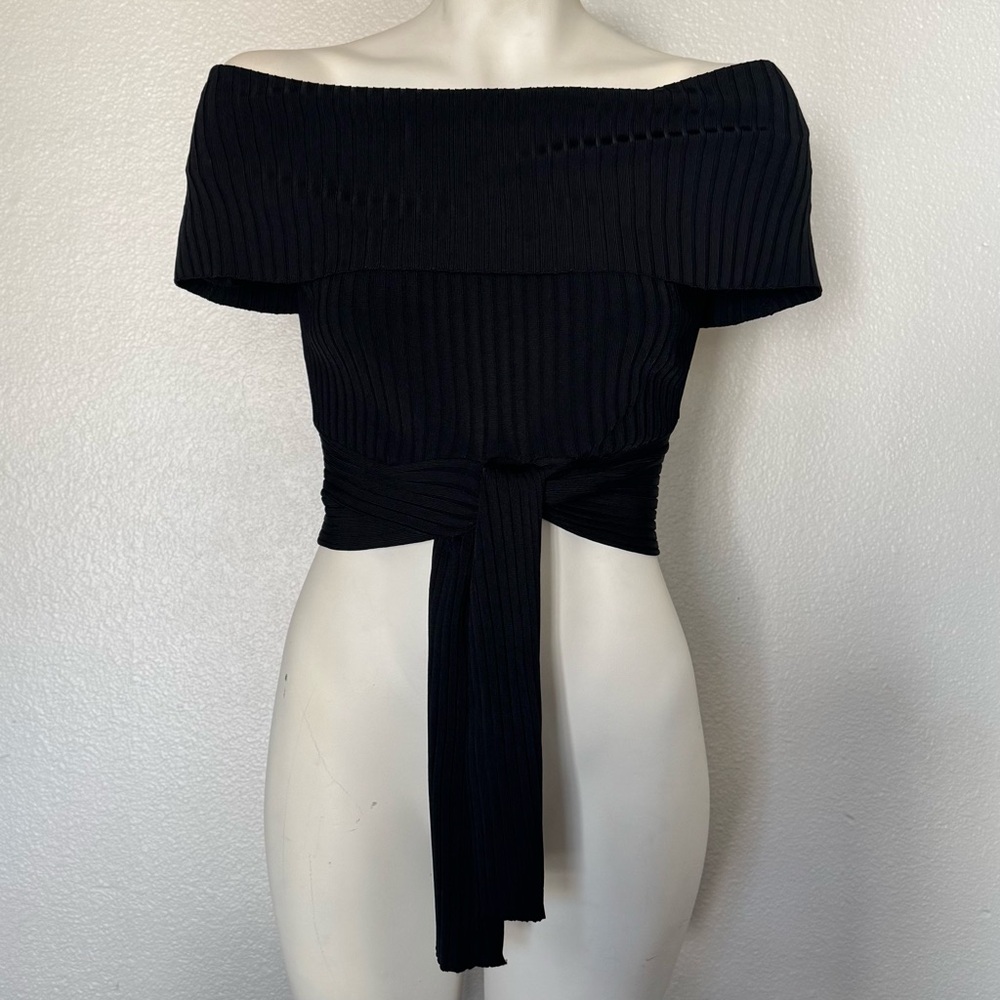 BCBGMaxazria - Black Off-the-shoulder Ribbed Top Size S - NWT